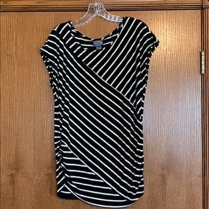 Black and white maternity top